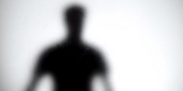 Unscharfe Silhouette einer Person